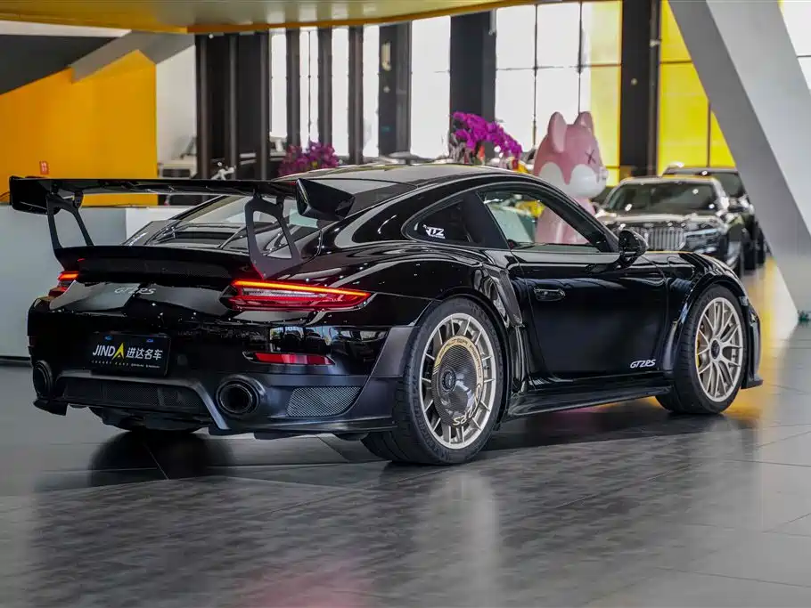 Porsche 911 2018 GT2 RS 3.8T фото 6