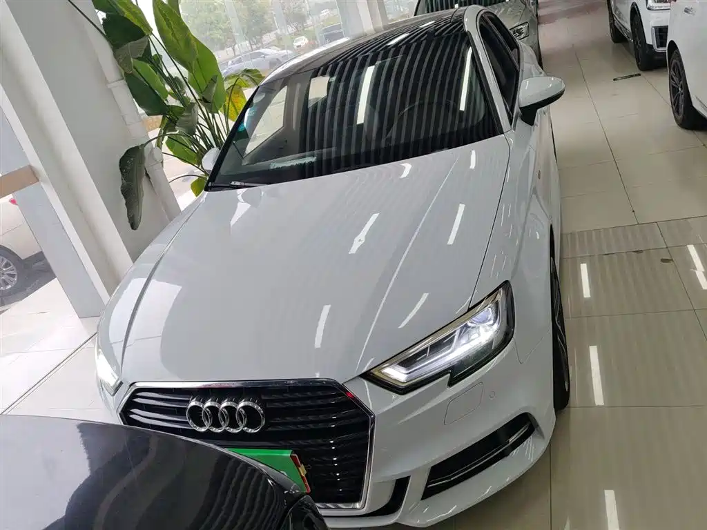 Audi A3 2018 30th Anniversary Limousine 35 TFSI Sport фото 3