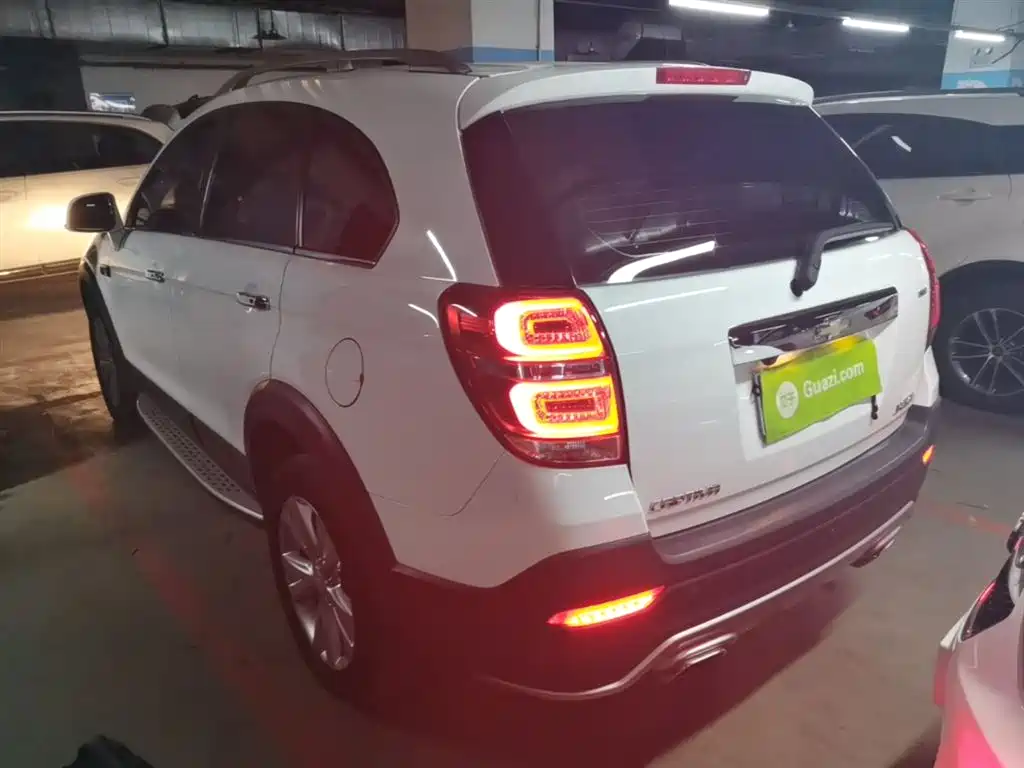 Chevrolet Captiva 2015 2.4L AWD Flagship 7-Seater фото 5