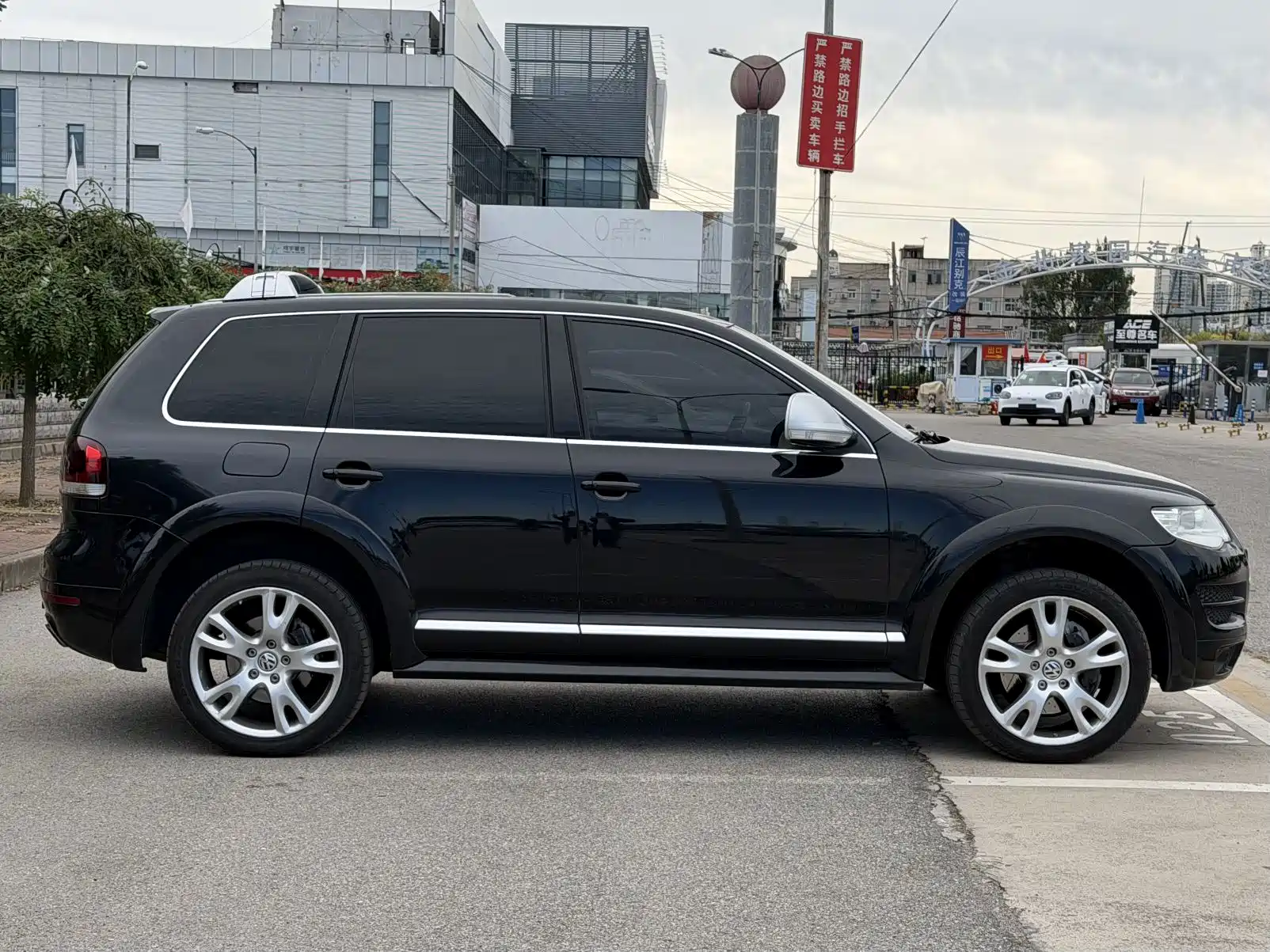 Фото 7 - Volkswagen Touareg