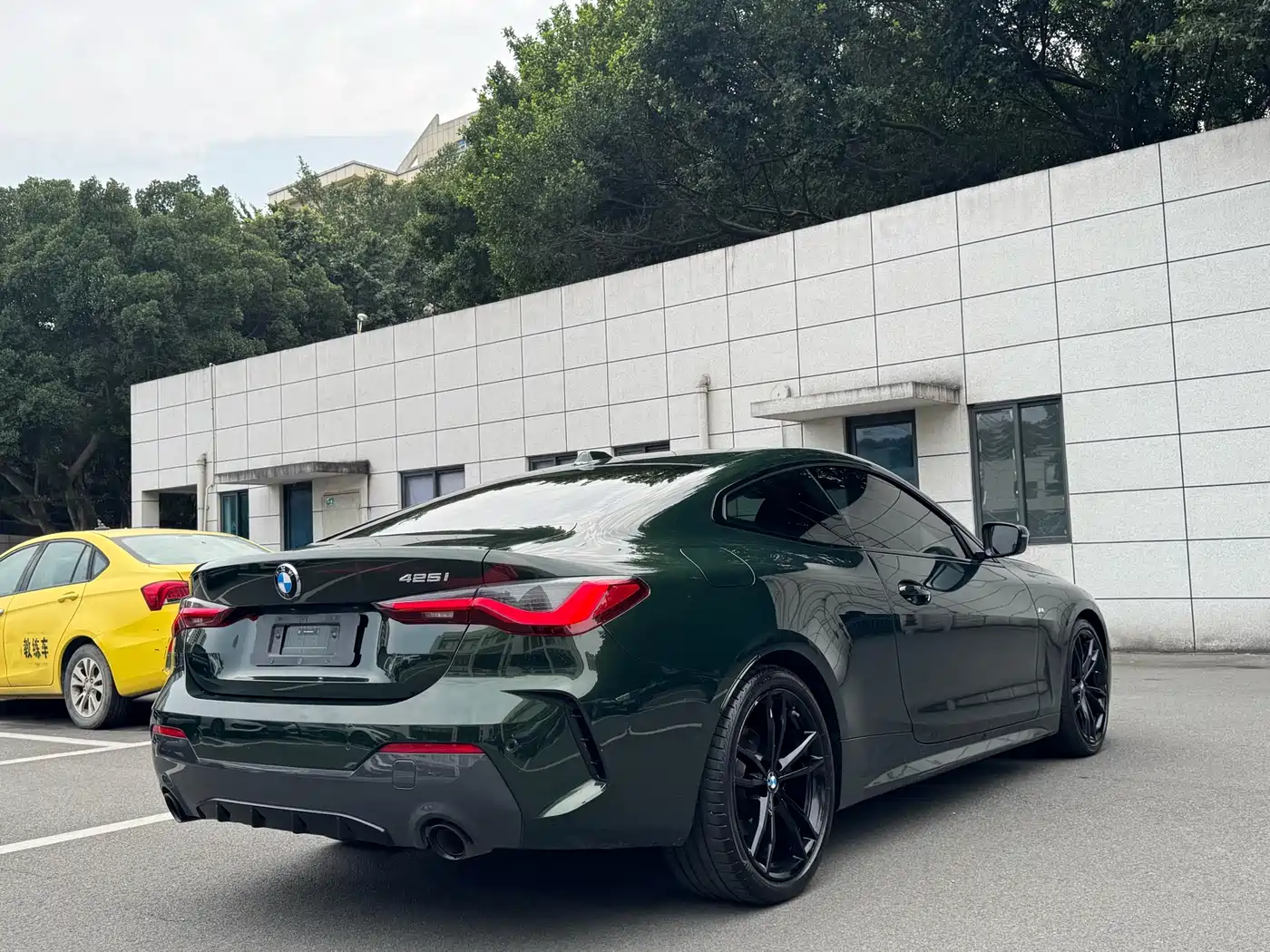 BMW 4 Series 2023 425i M Sport Shadowline Package фото 8