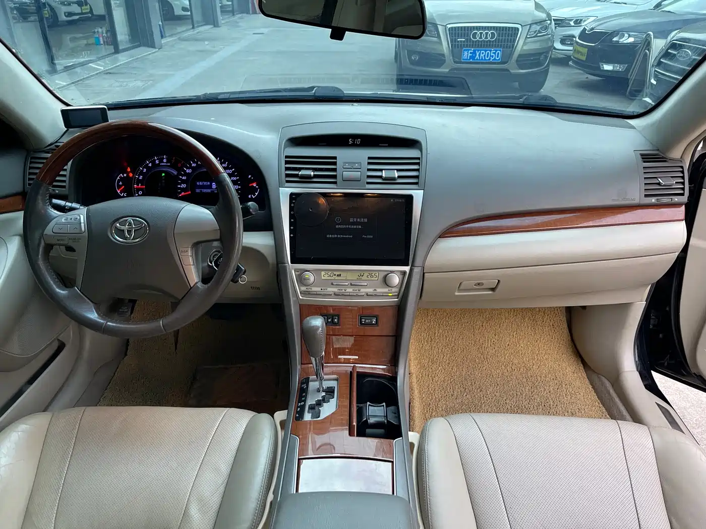 Toyota Camry 2013 200G Classic Luxury Edition фото 8