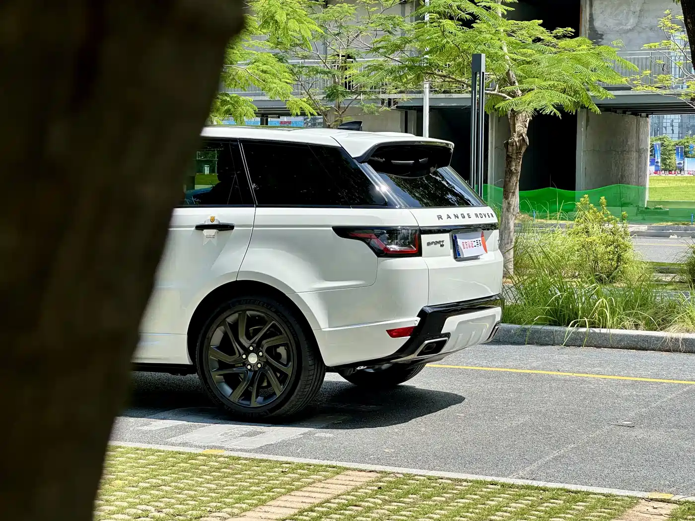 Land Rover Range Rover Sport 2020 3.0 L6 HSE DYNAMIC фото 8