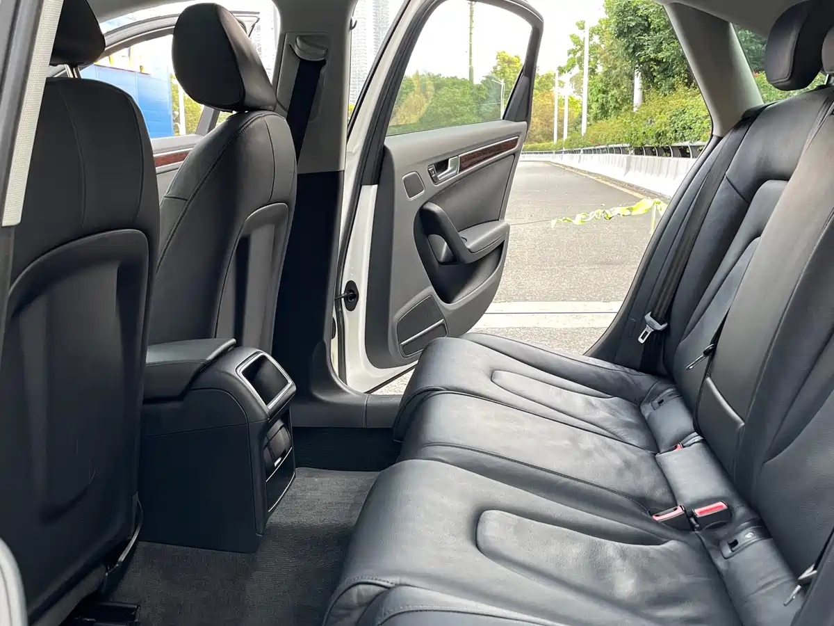 Audi A4L 2013 35 TFSI Automatic Comfort фото 9