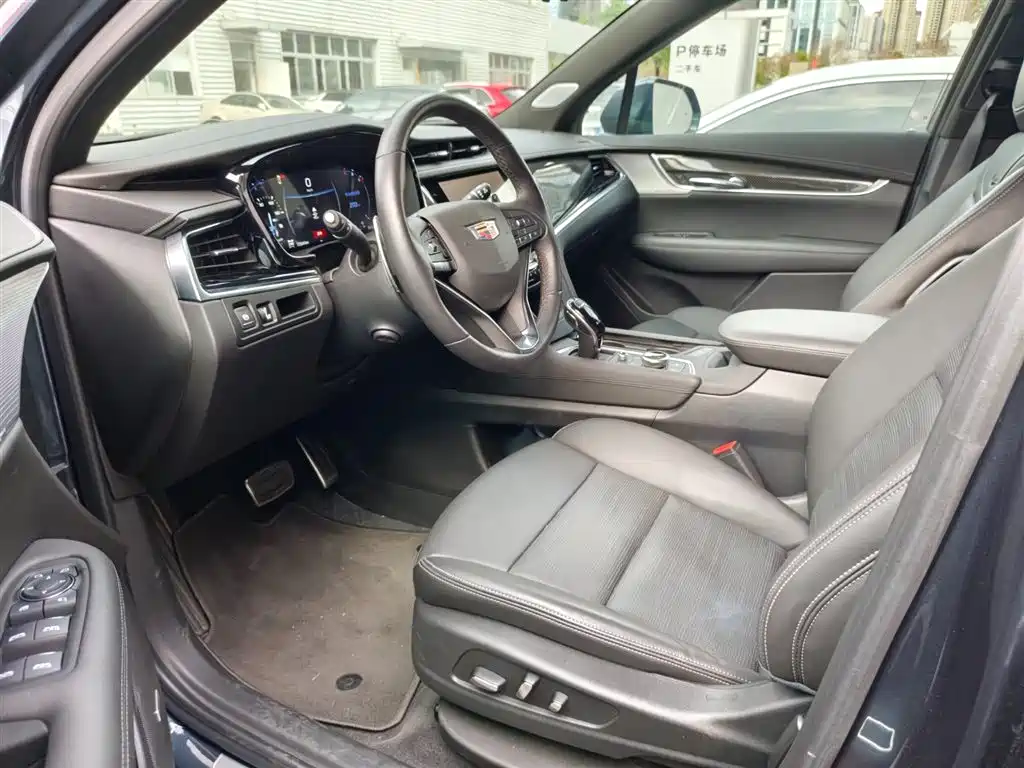 Cadillac XT6 2025 2.0T 6-Seater AWD Executive Black Label Edition фото 12