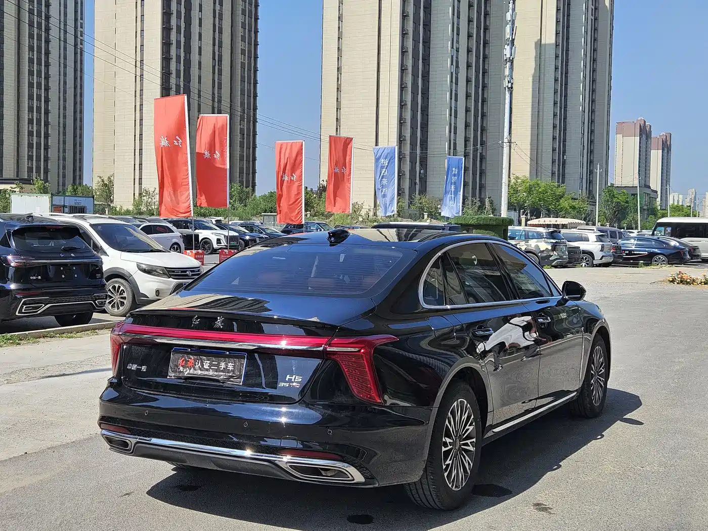 Hongqi H5 2025 1.5T DCT Flag Rhythm 500,000 Units Memorial Edition фото 6