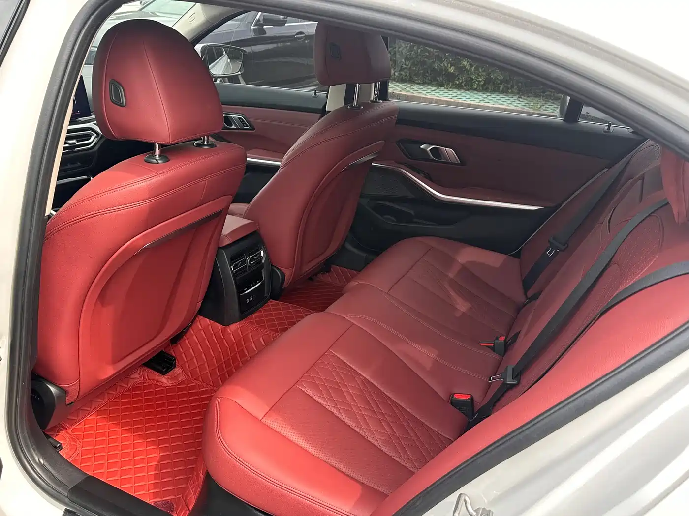 BMW 3 Series 2024 325Li M Sport Package фото 5