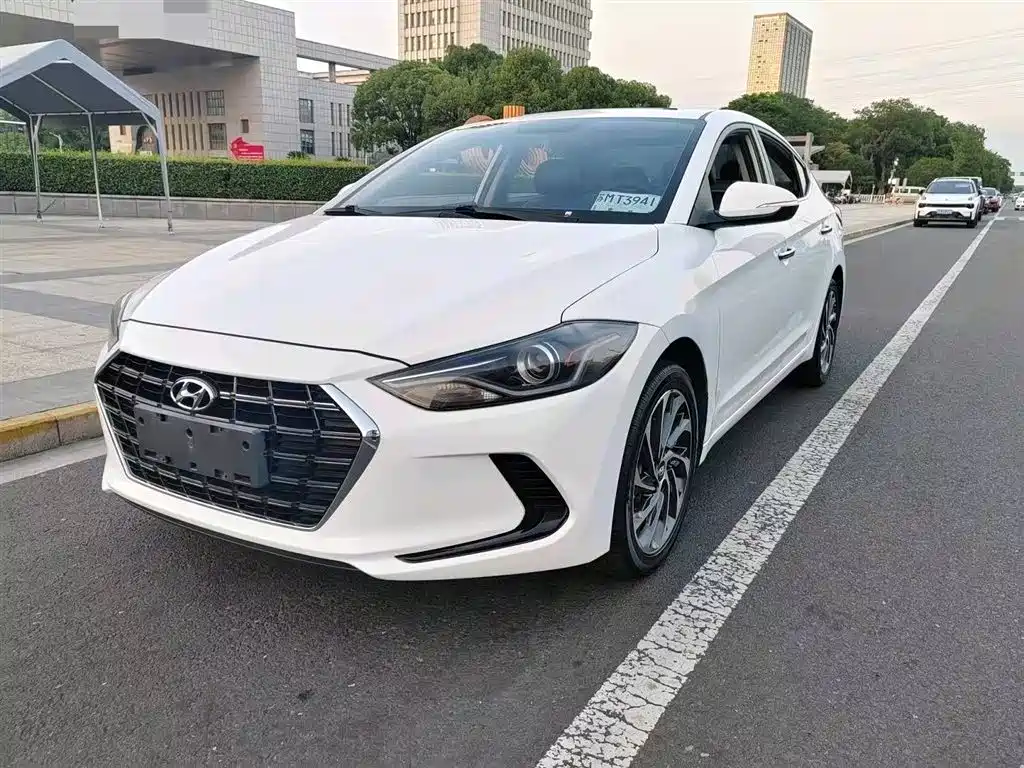 Hyundai Elantra 2020 1.5L CVT Smart Style·Elite фото 2