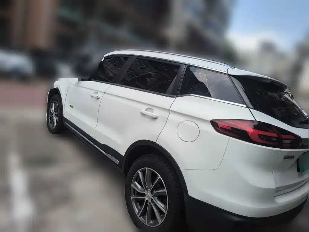 Фото 4 - Geely Boyue
