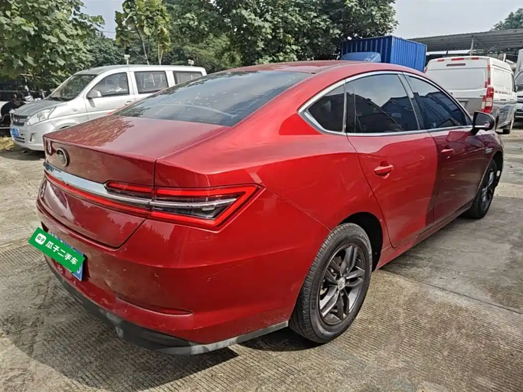BYD Qin Pro 2018 1.5TI Automatic Smart Connected Dynamic Edition фото 7