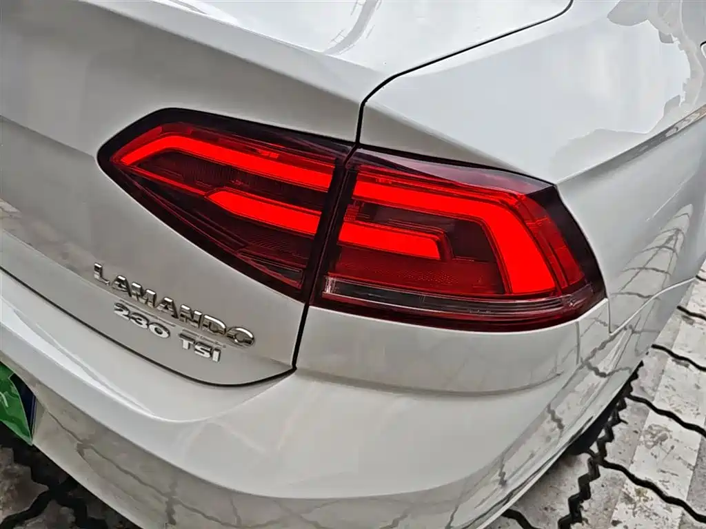 Volkswagen Lamando 2015 230TSI DSG Style фото 8
