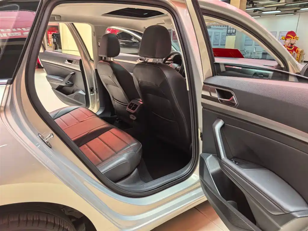 Volkswagen Lavida 2019 1.5L Automatic Comfort Edition China VI фото 8