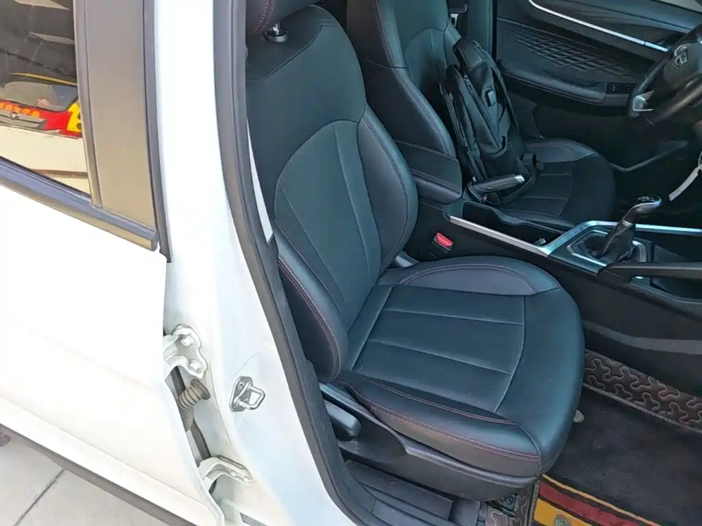 Photo 4 - Geely Vision X3