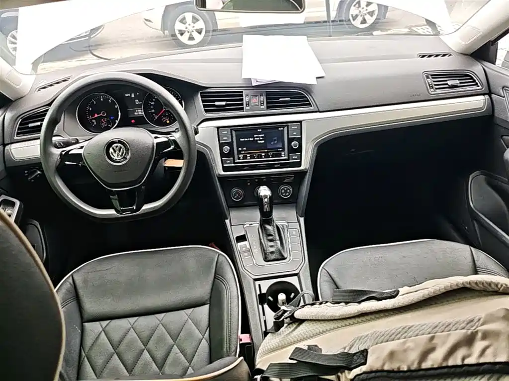 Volkswagen Lamando 2015 230TSI DSG Style фото 10