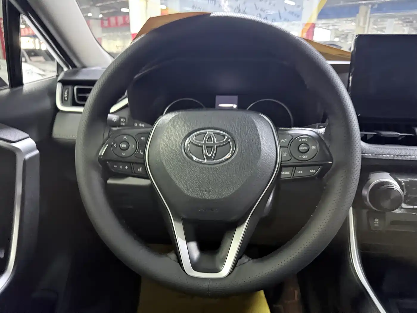 Toyota RAV4 Rongfang 2023 2.0L CVT 2WD Urban Edition фото 13