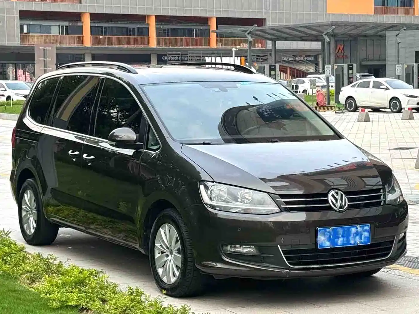 Volkswagen Sharan 2013 1.8TSI Standard фото 3
