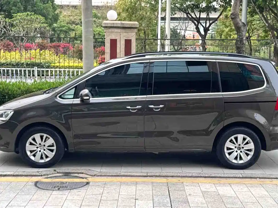 Volkswagen Sharan 2013 1.8TSI Standard фото 7