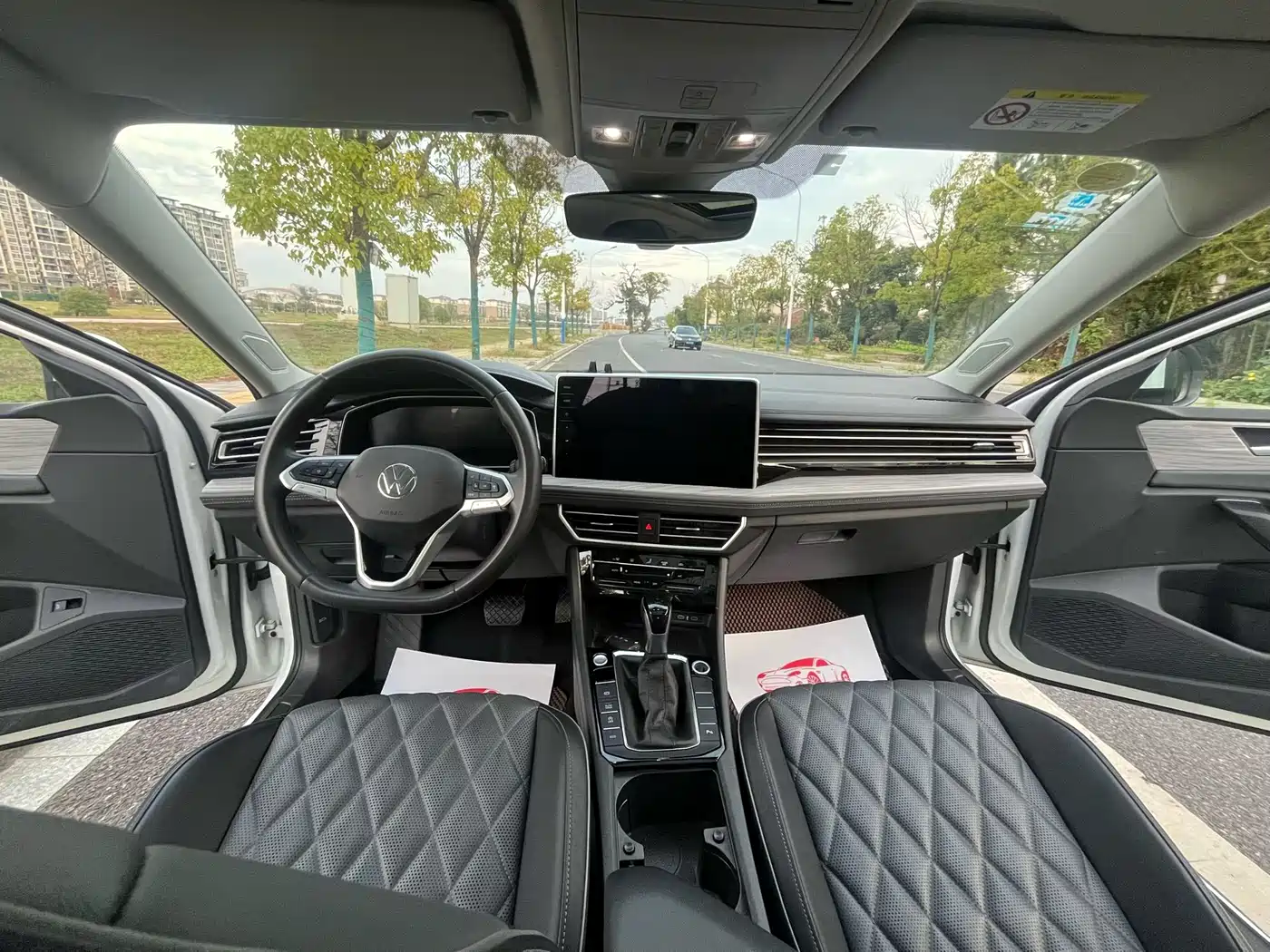 Volkswagen Sagitar 2023 Model Year 200TSI DSG Surpass Edition фото 7