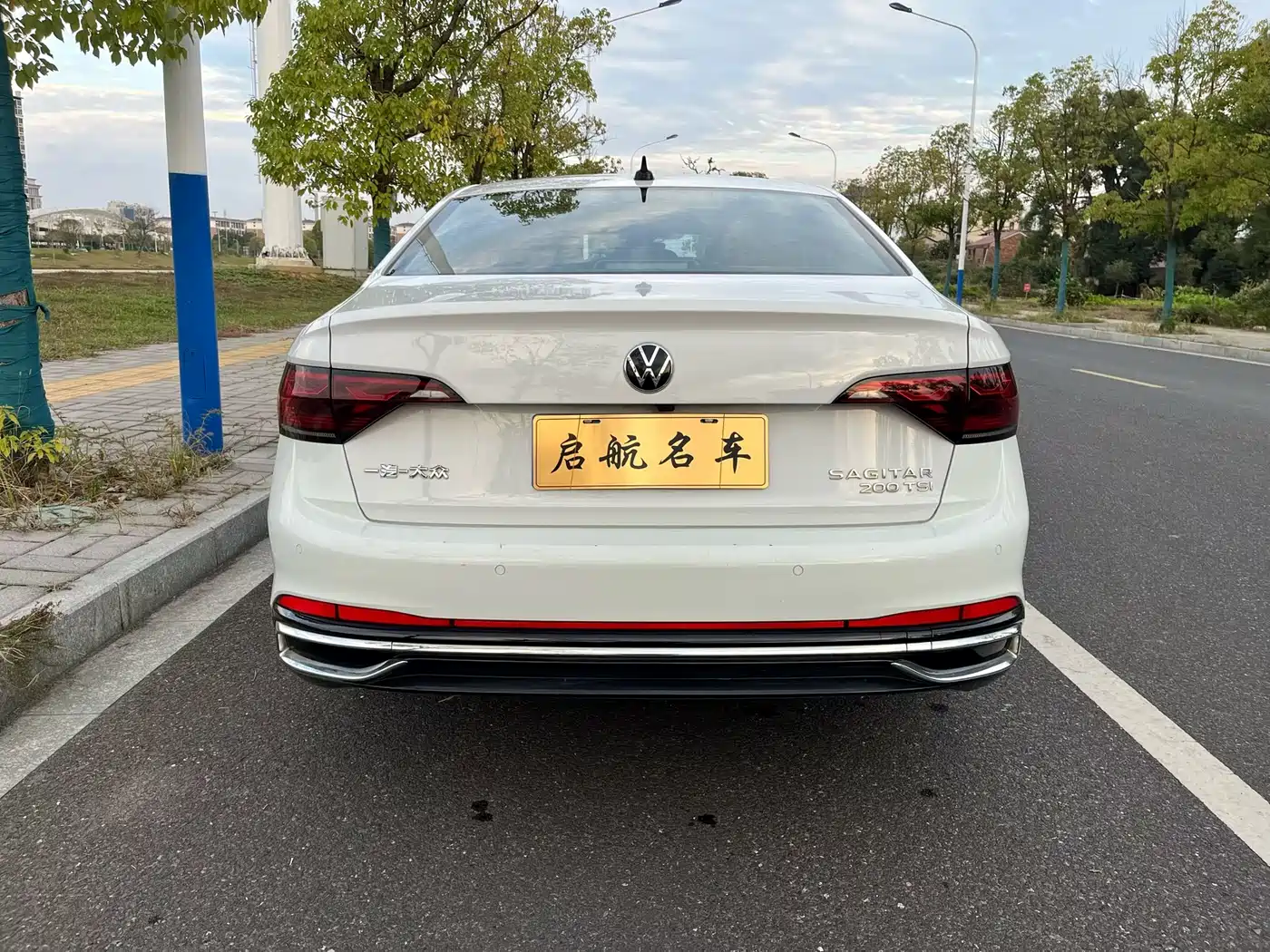 Volkswagen Sagitar 2023 Model Year 200TSI DSG Surpass Edition фото 5