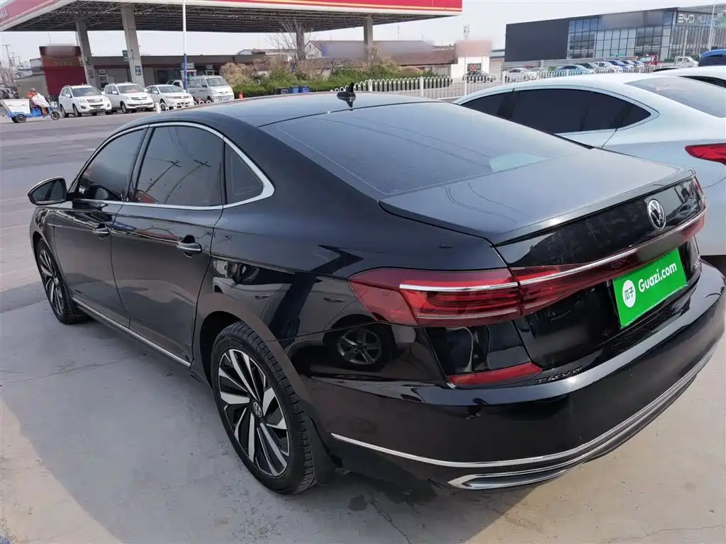 Volkswagen Passat 2022 330TSI Luxury Edition фото 23