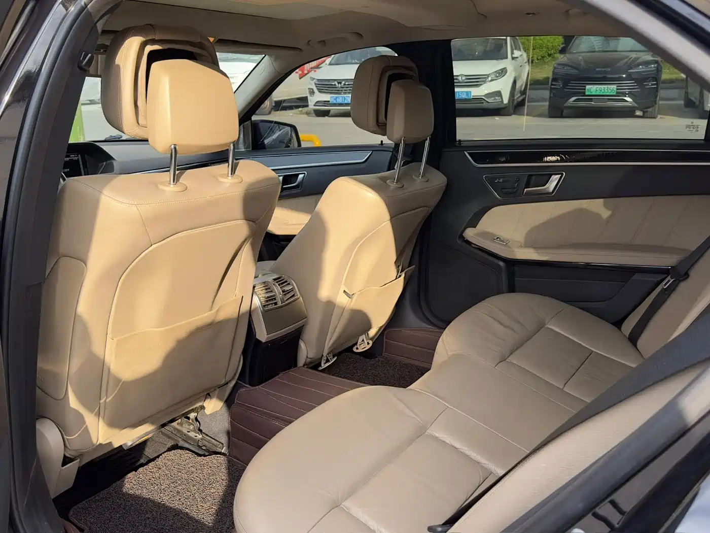 Mercedes-Benz E-Class 2013 Model E 260 L CGI Fashion фото 5