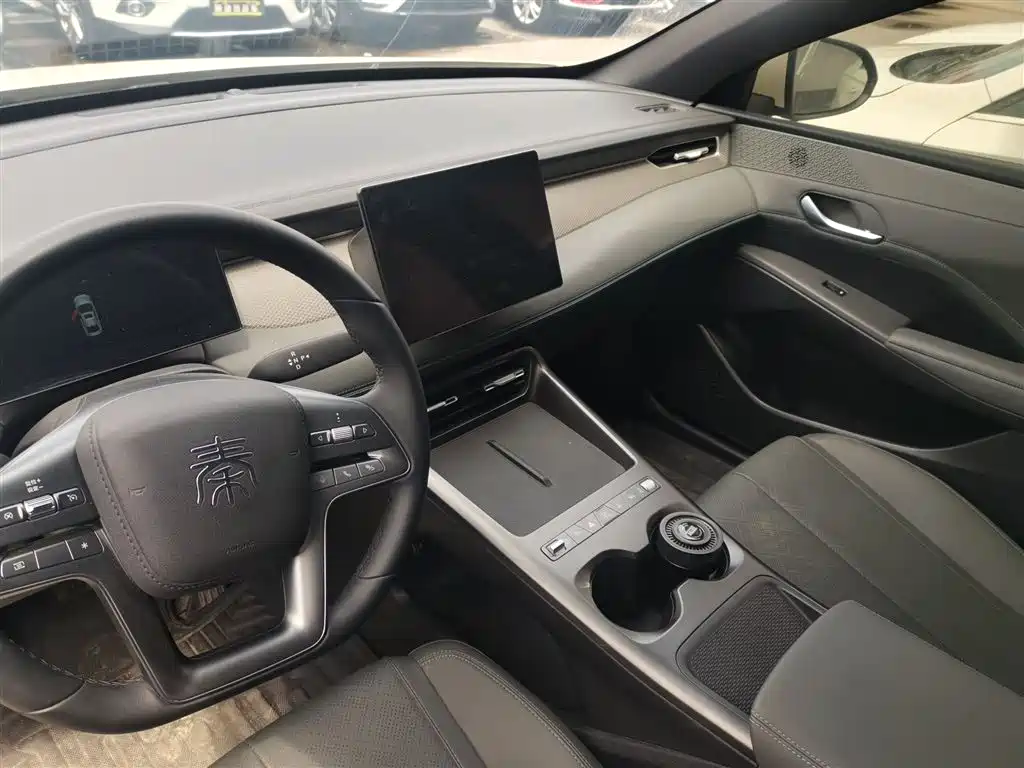 BYD Qin PLUS 2026 DM-i Smart Edition 128KM Progressive фото 13