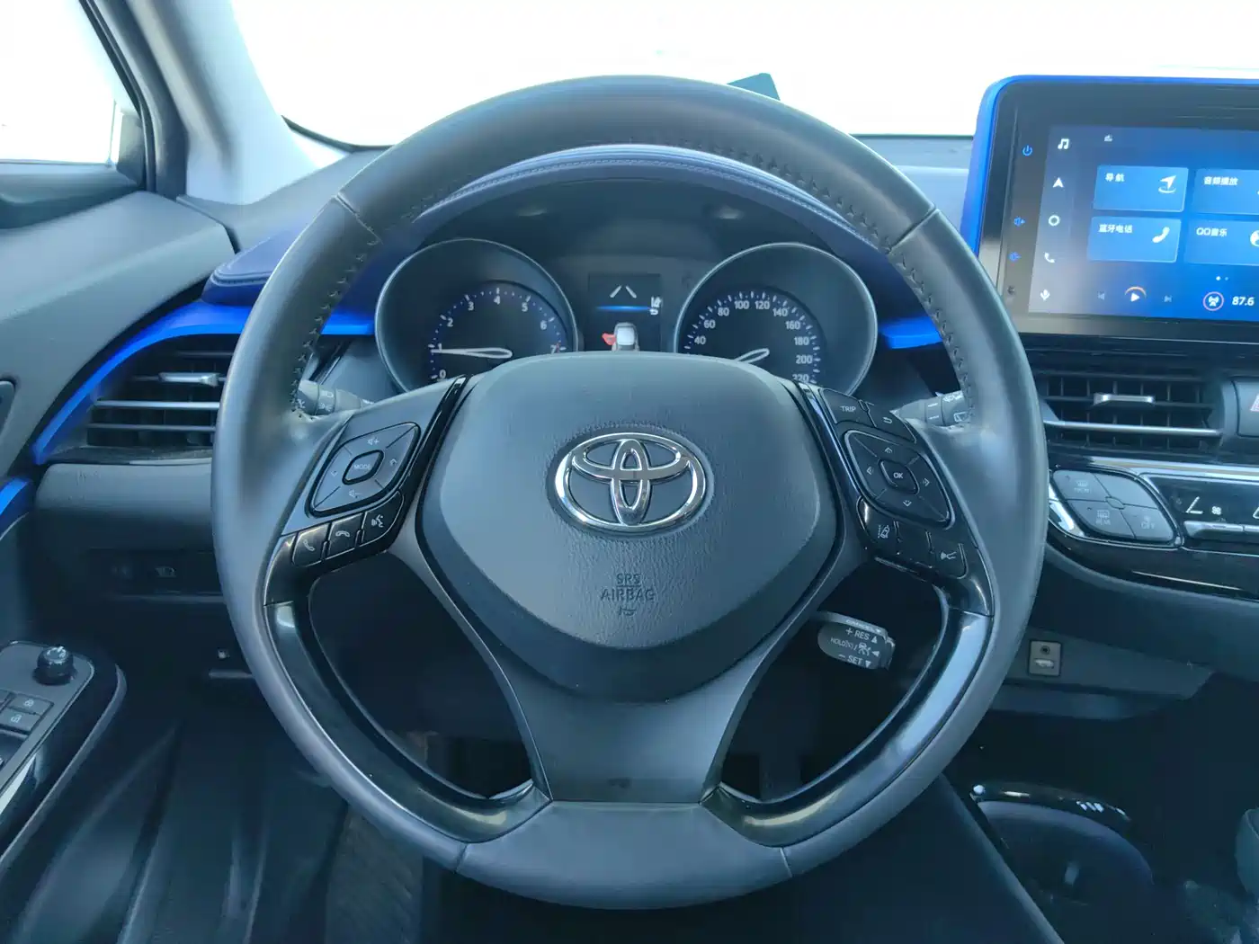 Toyota C-HR 2022 2.0L Leading Edition фото 8