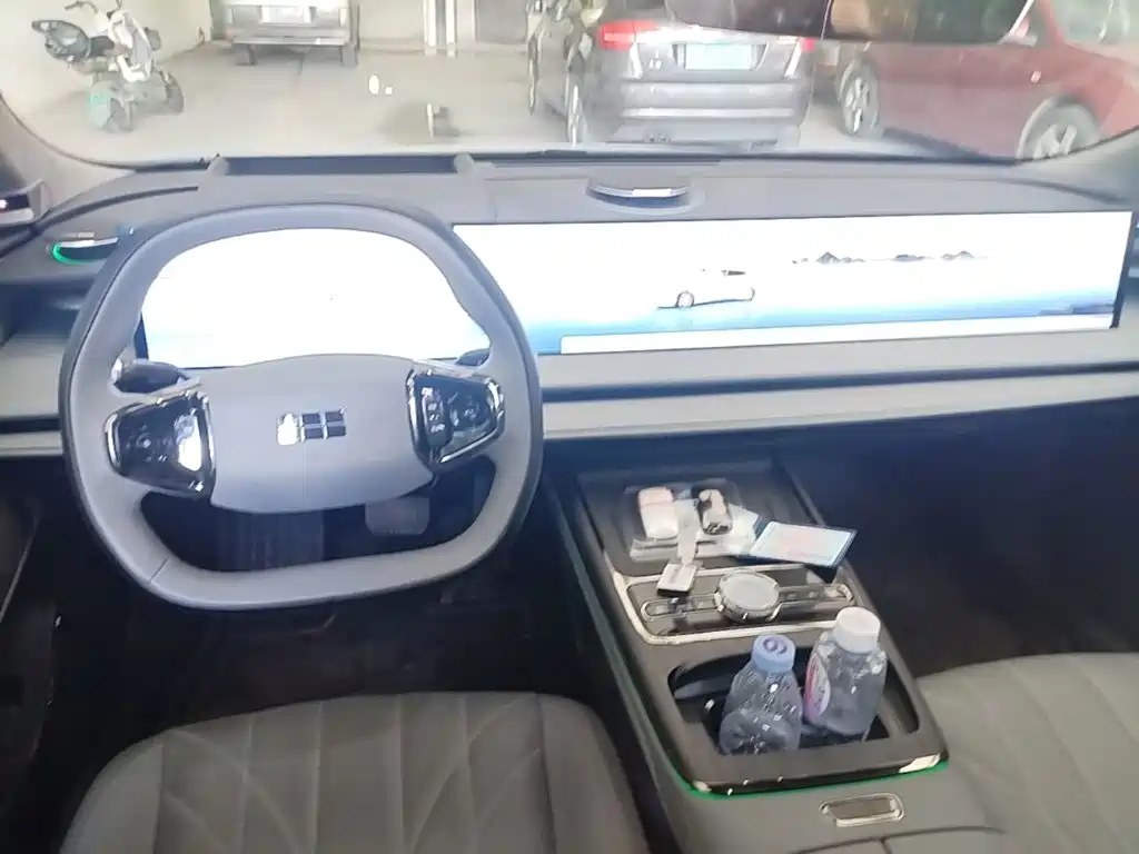 Geely Galaxy Galaxy E8 2025 2025 700km Long Voyage Smart Drive Edition