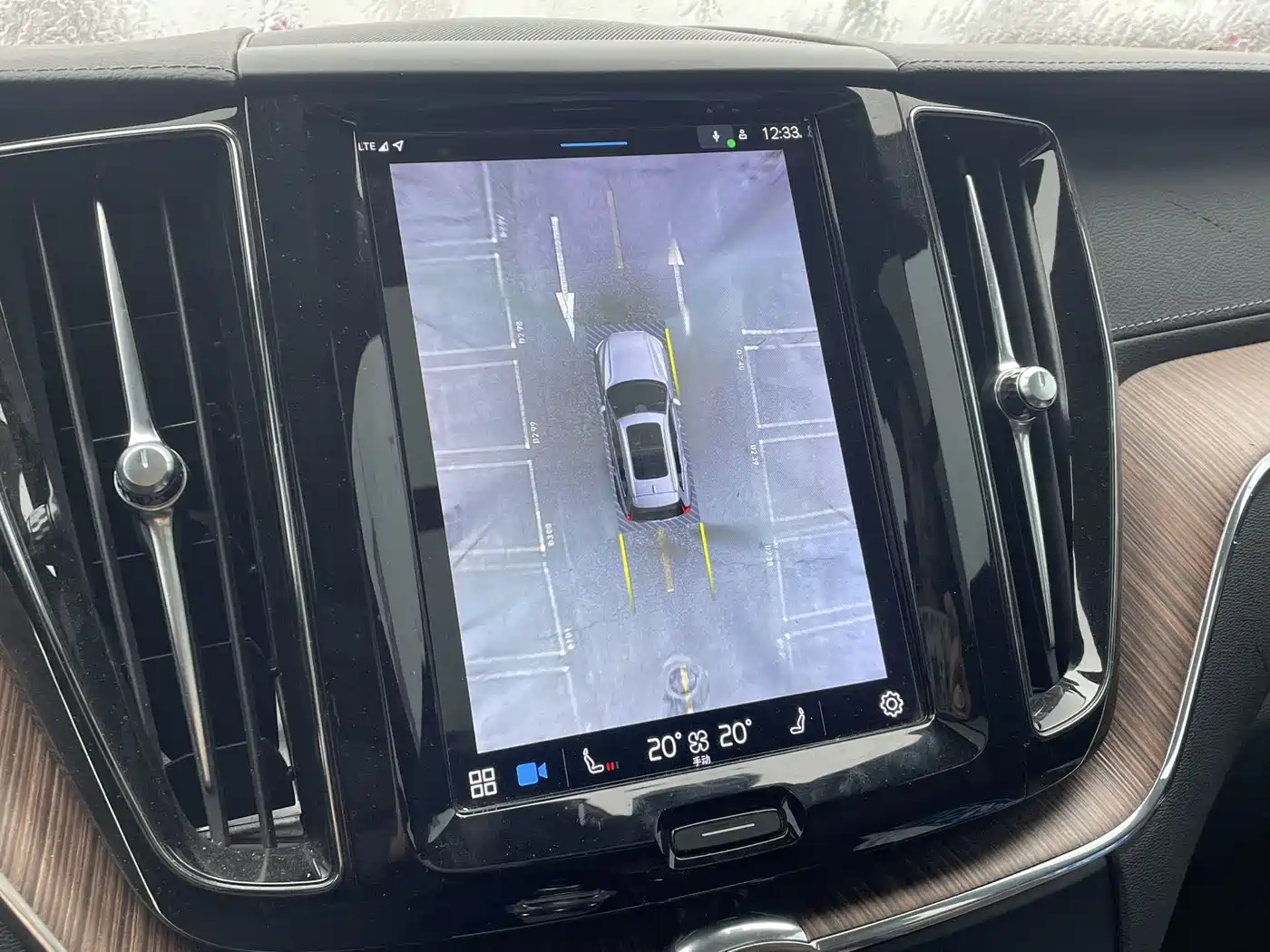 VOLVO XC60 PLUG-IN HYBRID