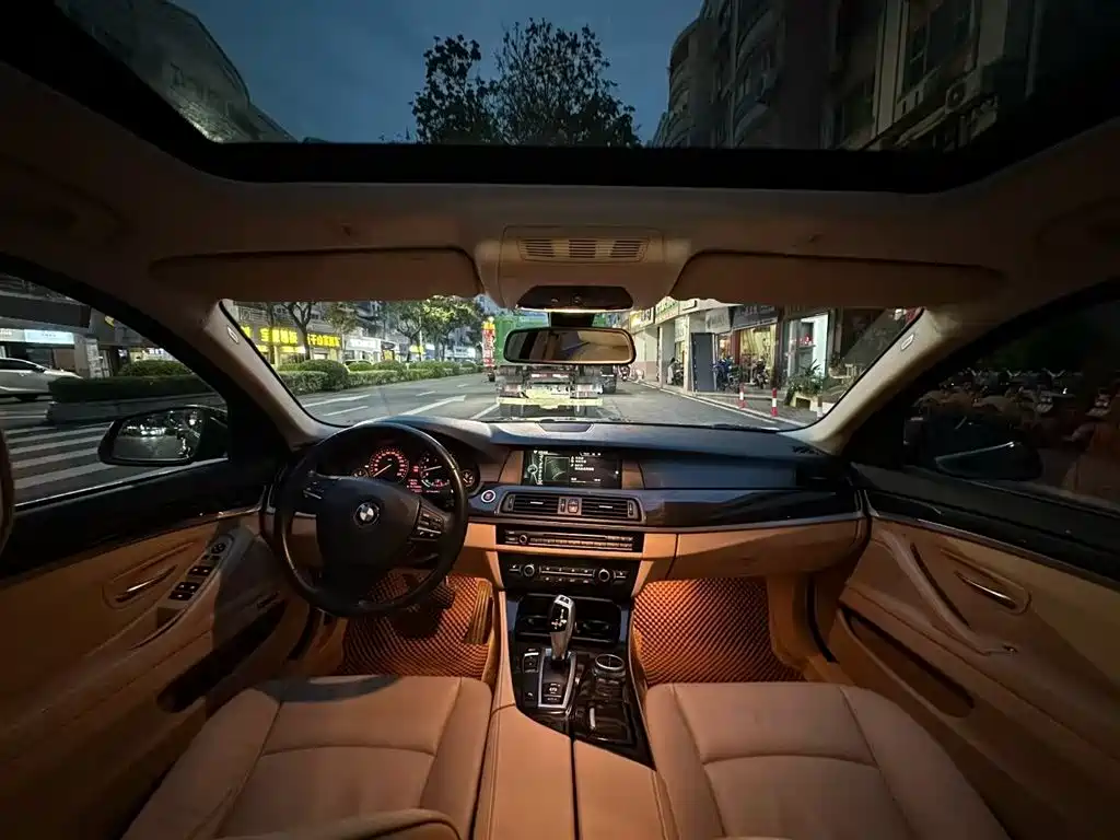 BMW 5 Series 2013 530Li Leadership фото 5