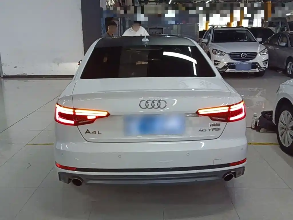 Фото 6 - Audi A4L