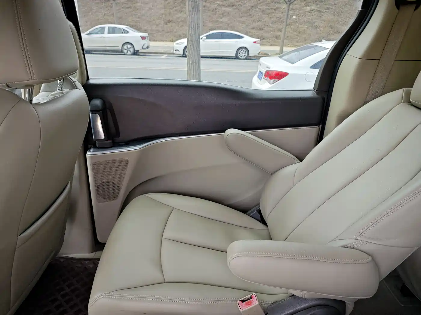 Buick GL8 2013 2.4L CT Luxury Business Comfort Edition фото 13