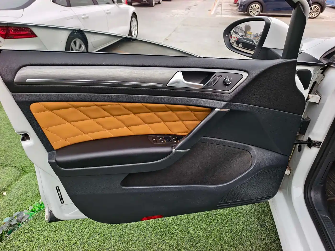Volkswagen Golf 2014 1.6L Automatic Comfort фото 10
