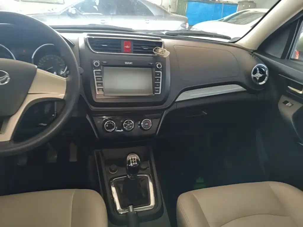 BAIC Huansu S3 2017 2017 1.5L Manual Luxury