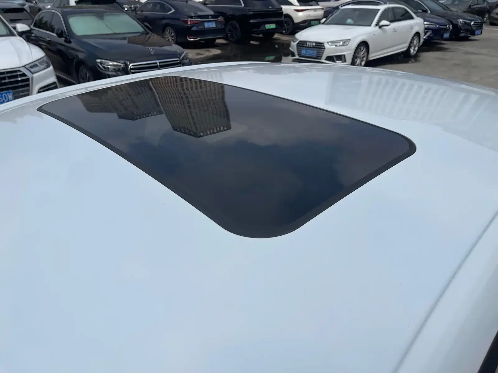 Фото 19 - Roewe i5