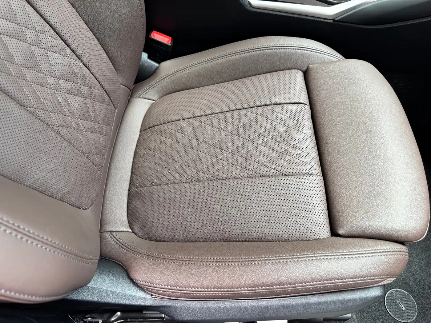 BMW 3 Series 2023 320Li M Sport Package фото 17