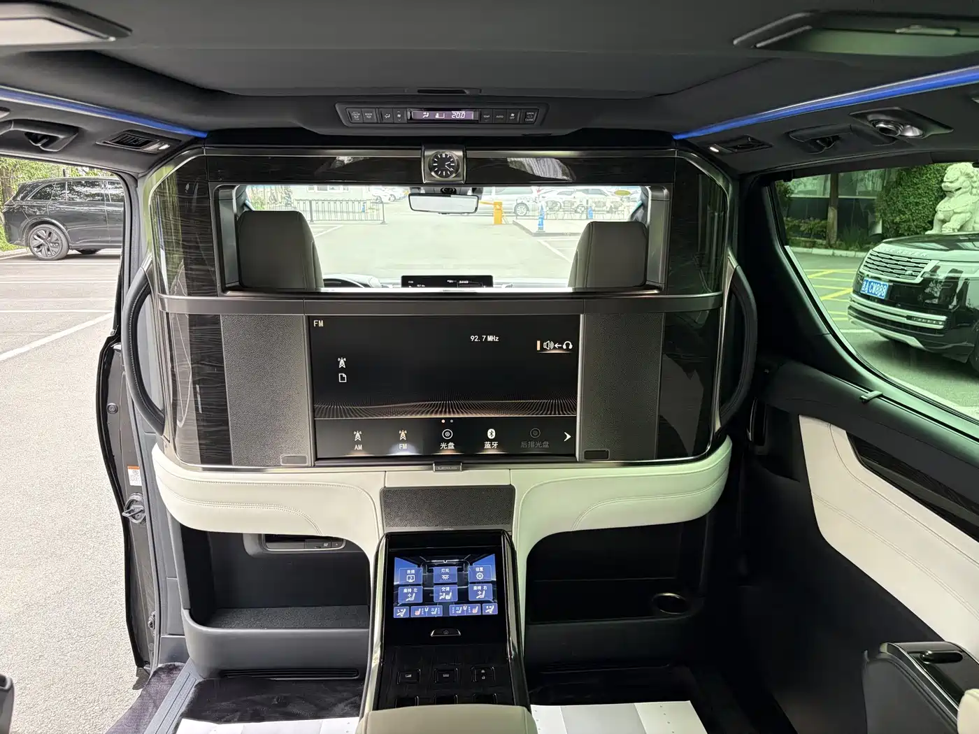 Lexus LM 2021 2020 300h 4-Seat Imperial Edition