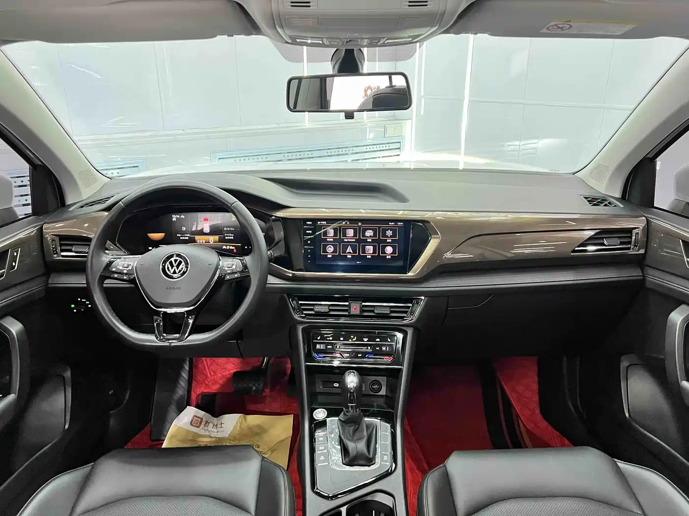 Volkswagen Tharu 2022 280TSI FWD Luxury Edition фото 14