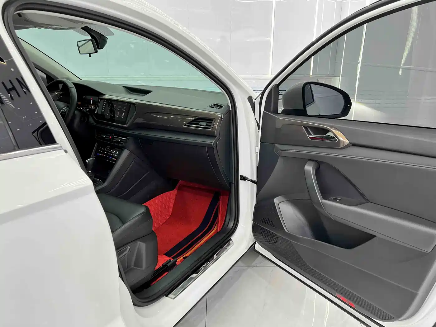 Volkswagen Tharu 2022 280TSI FWD Luxury Edition фото 18