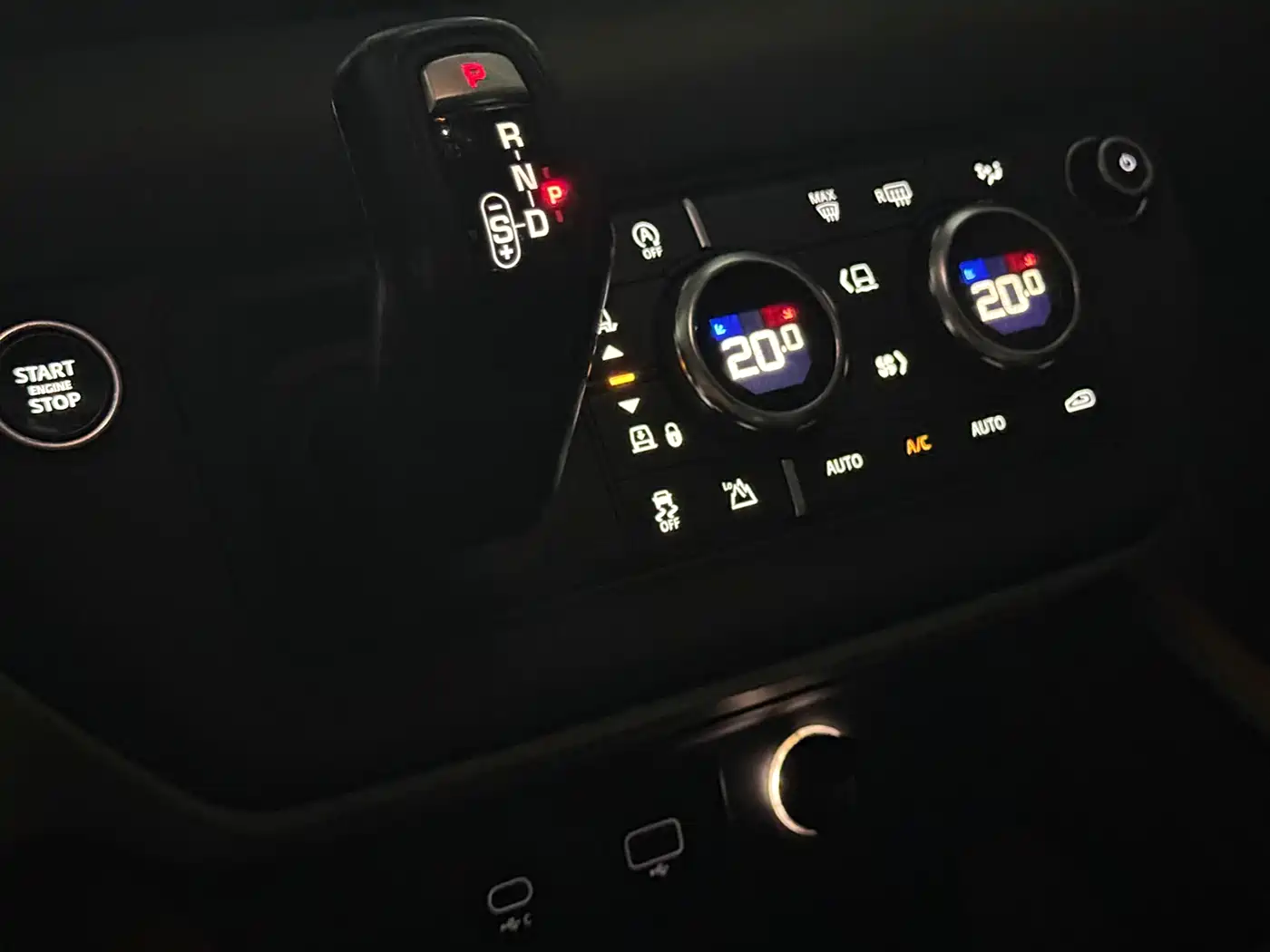 Land Rover Defender 2021 110 P400 X-DYNAMIC HSE фото 15