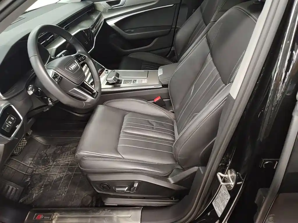 Фото 15 - Audi A6L