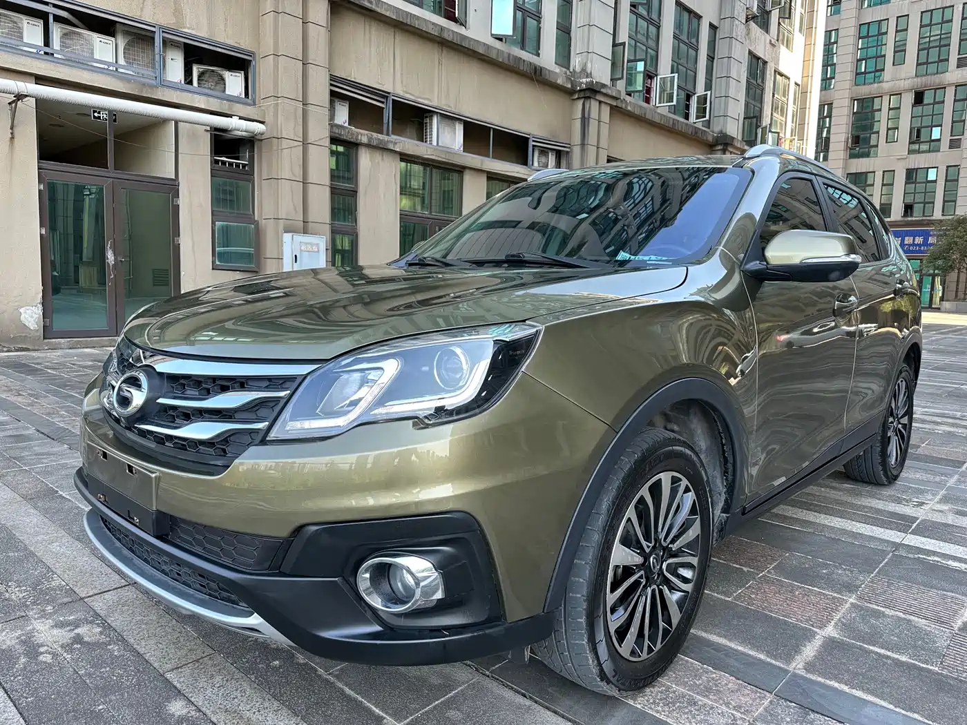 GAC Trumpchi Trumpchi GS5 Super 2015 2.0L Automatic 2WD Luxury Navigation Edition