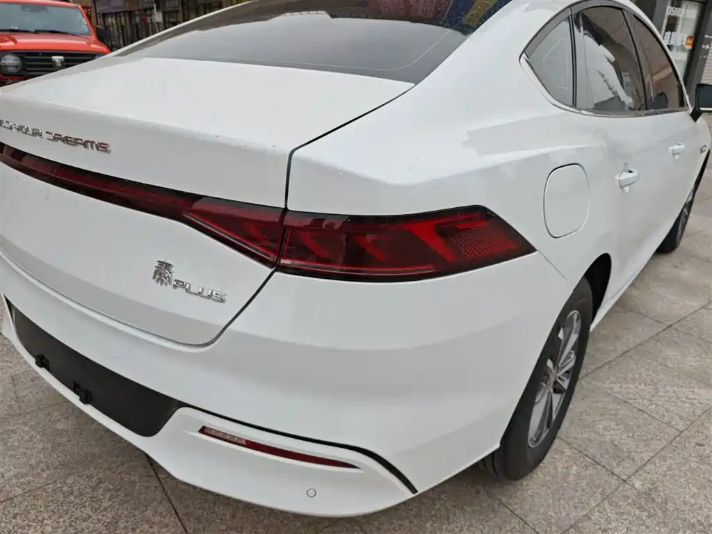 BYD Qin PLUS 2024 Glory Edition DM-i 55KM Leading фото 24