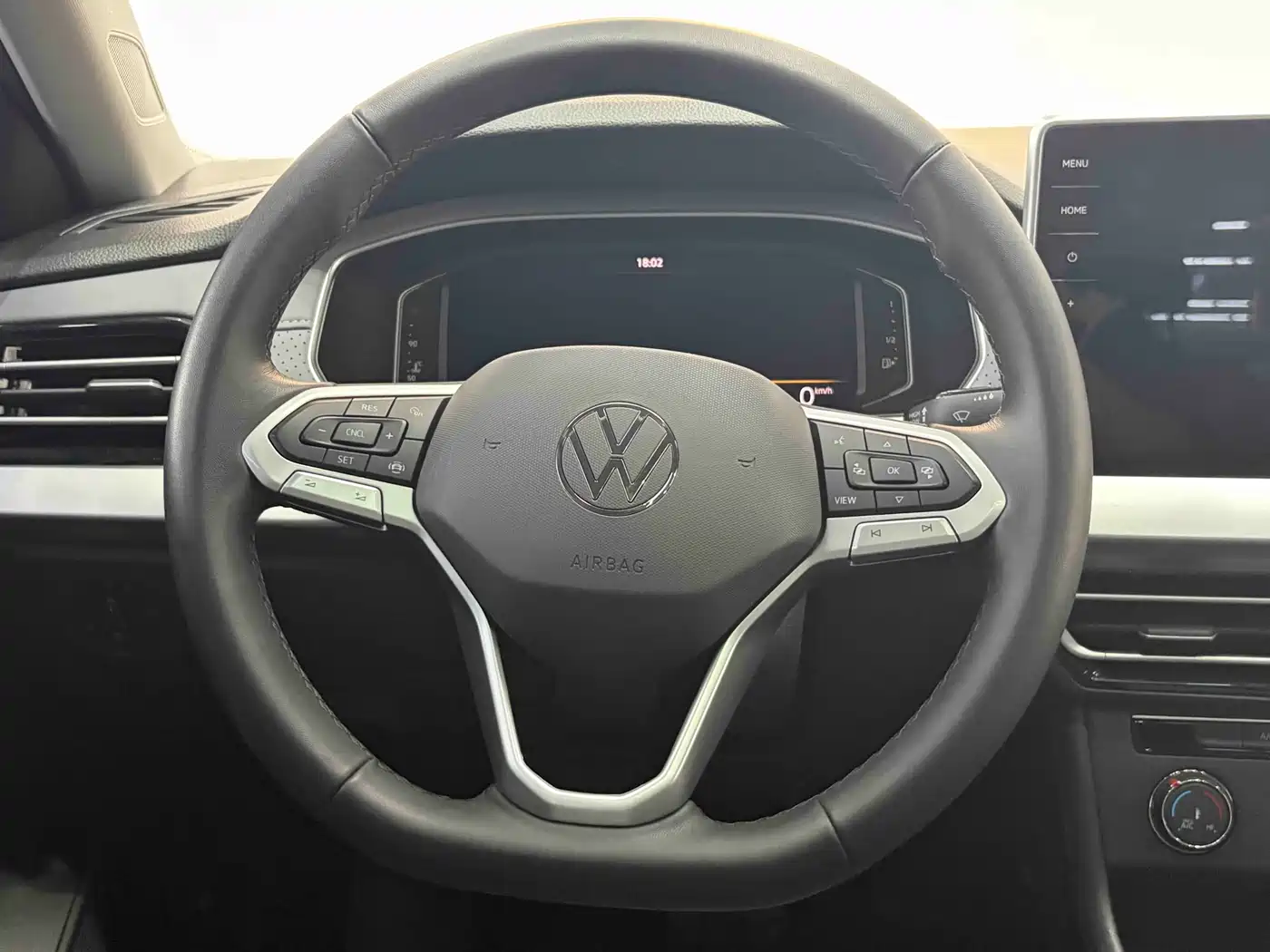 Volkswagen Lavida 2023 1.5L Automatic Starlight 5 Million Edition фото 23