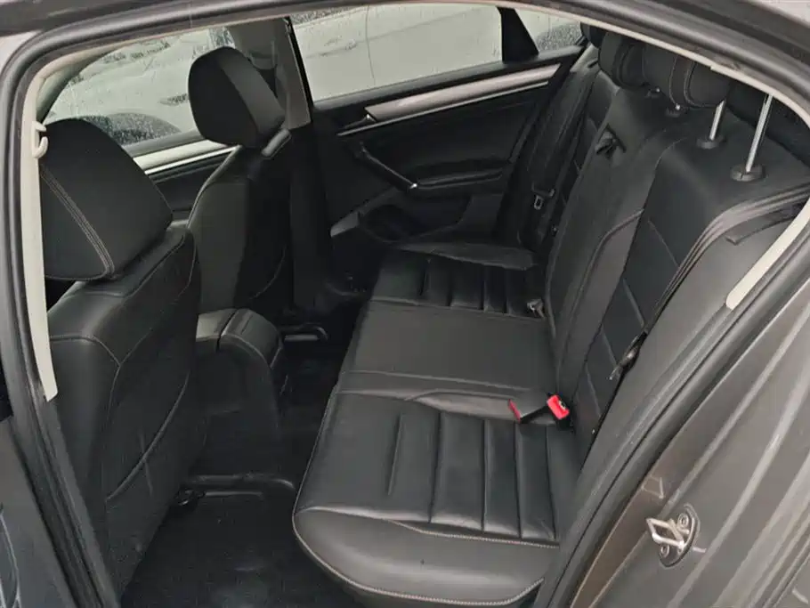 Volkswagen Bora 2016 Model 1.6L Automatic Comfort фото 11