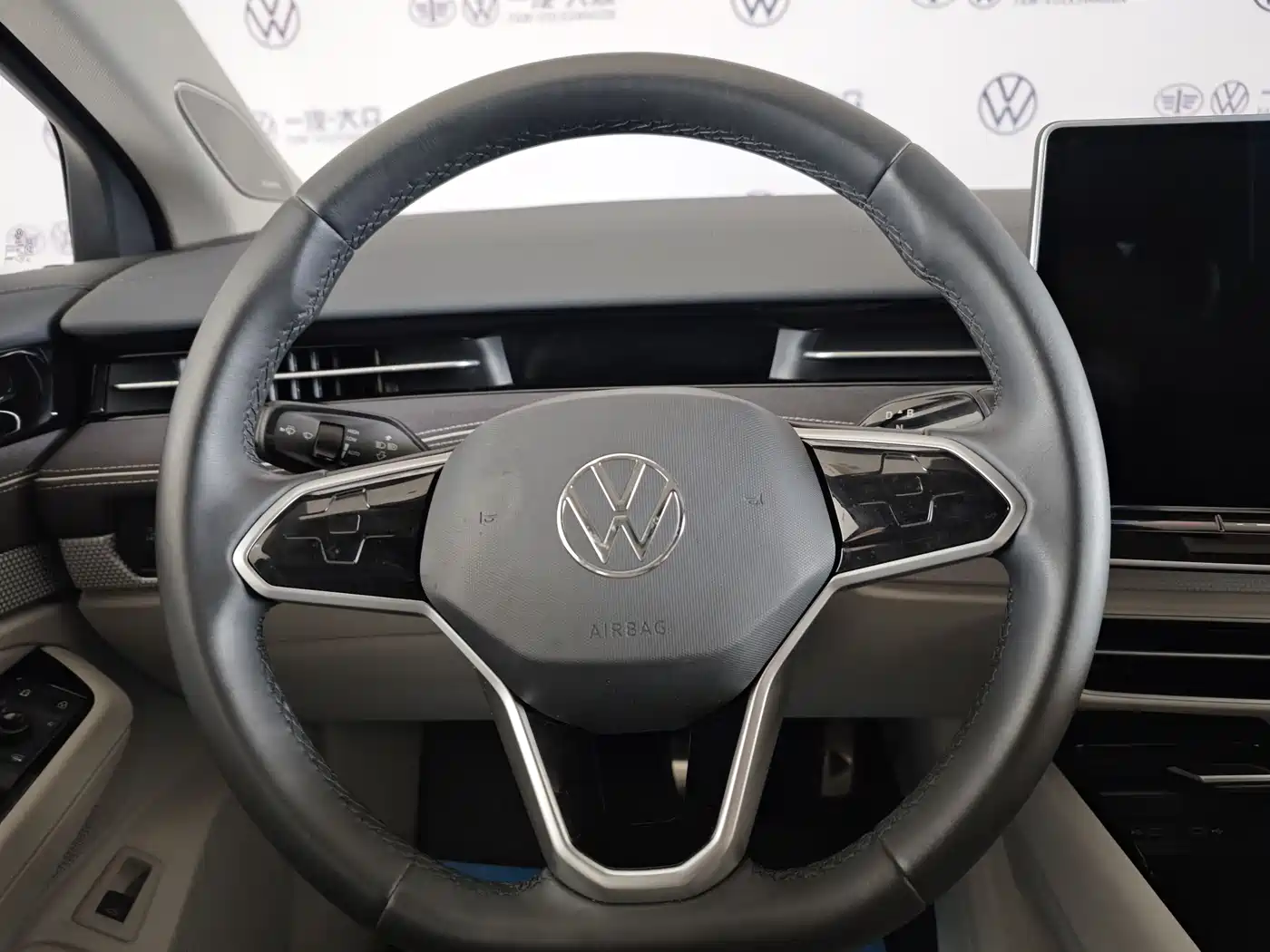 VOLKSWAGEN ID.7 VIZZION