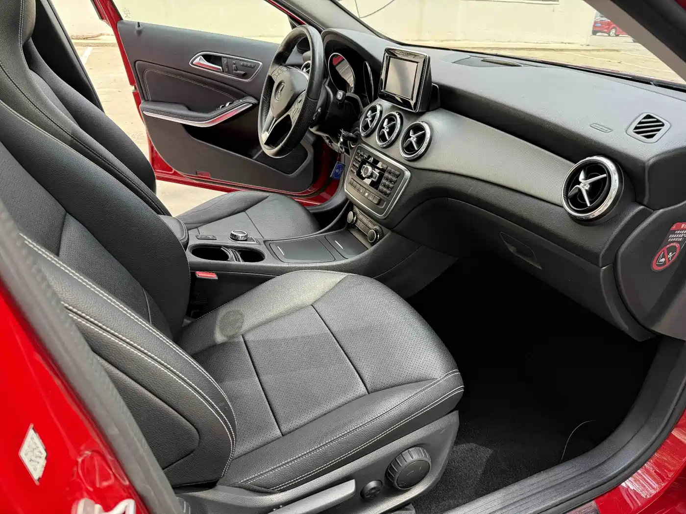 Mercedes-Benz GLA 2015 GLA 200 Dynamic фото 15