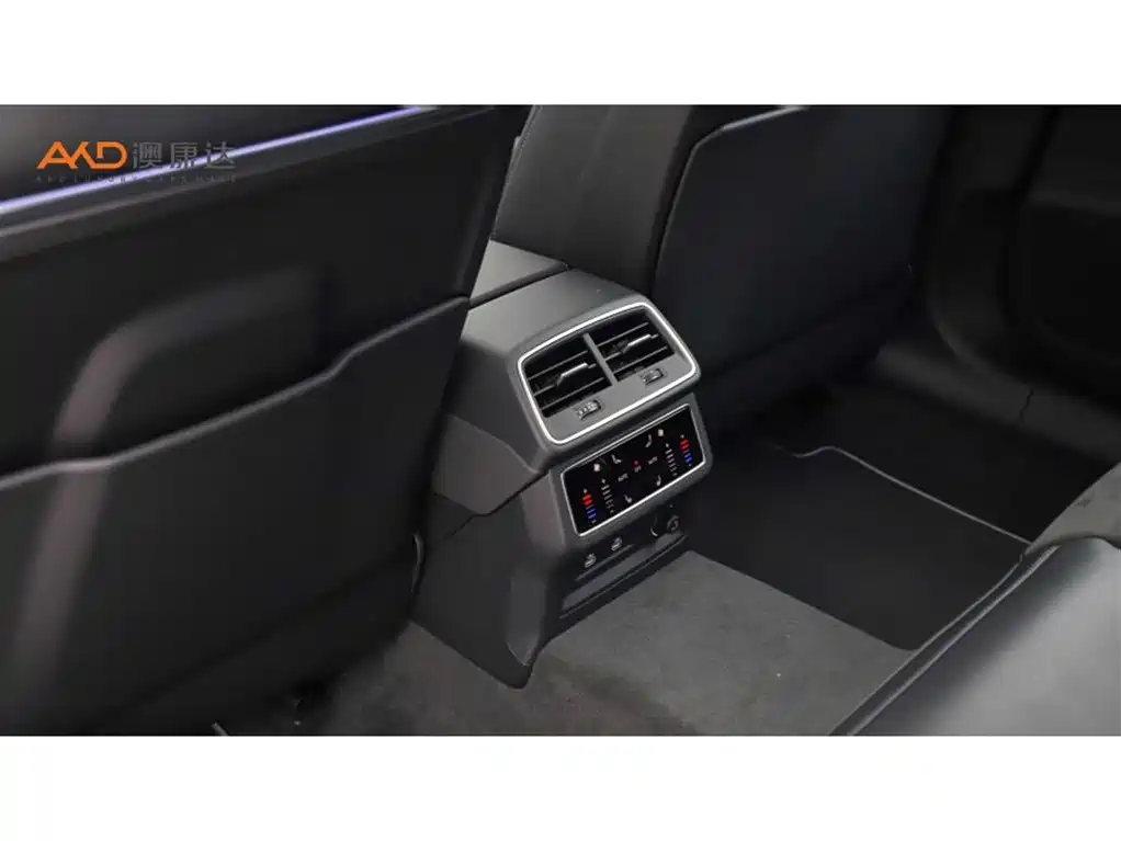 Audi A7L 2024 45 TFSI quattro Premium Luxury фото 9
