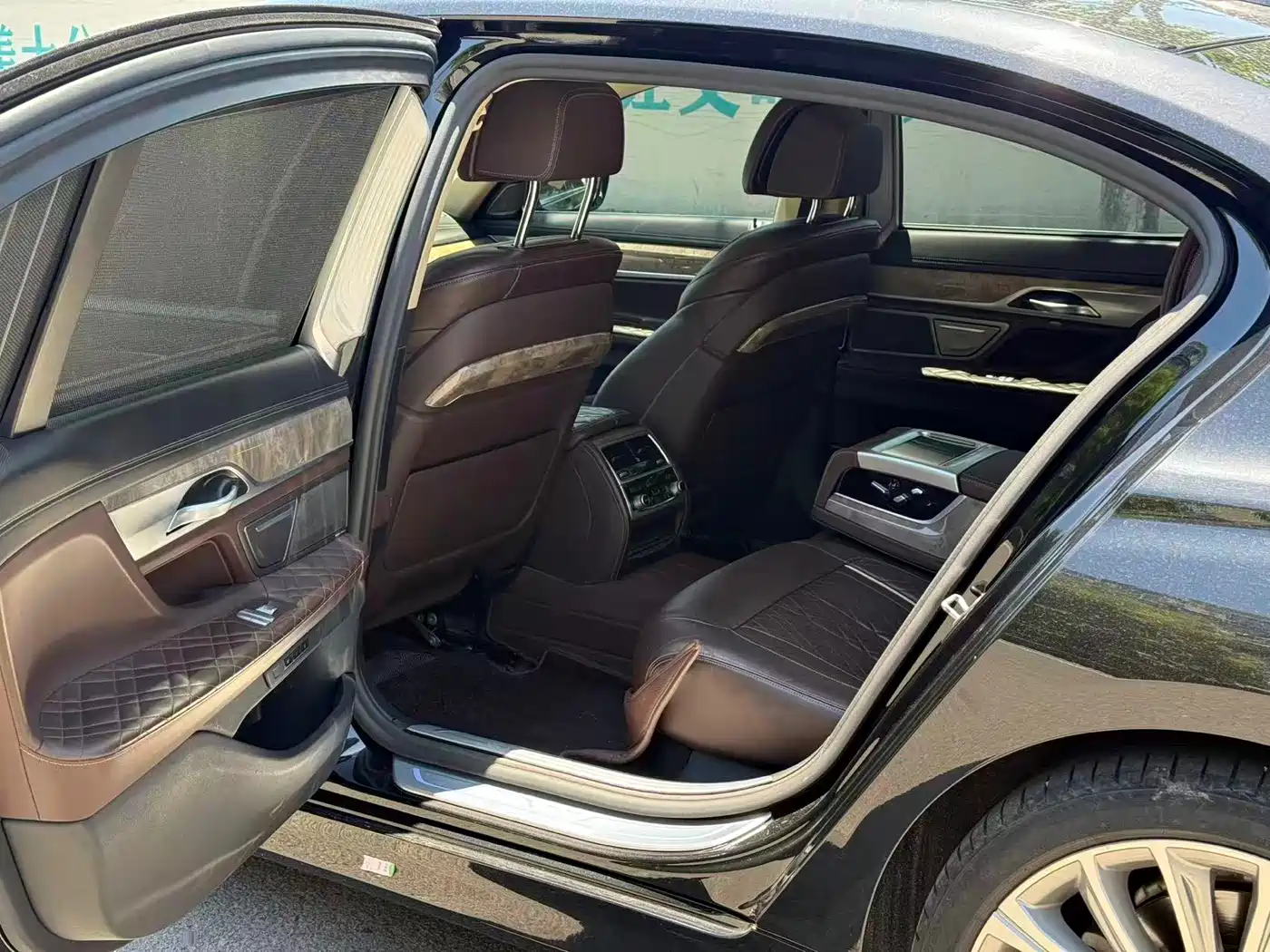 BMW 7 Series 2021 Model 740Li Leading Luxury Package фото 7