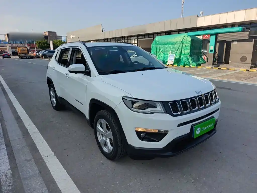 Фото 4 - Jeep Compass